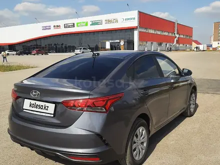 Hyundai Accent 2022 года за 7 950 000 тг. в Караганда – фото 3