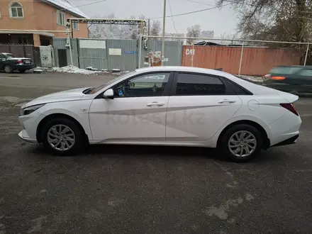 Hyundai Elantra 2023 года за 8 600 000 тг. в Алматы – фото 2