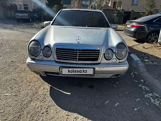 Mercedes-Benz E 320