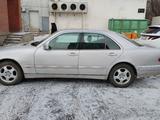 Mercedes-Benz E 280 2001 года за 3 100 000 тг. в Караганда – фото 2