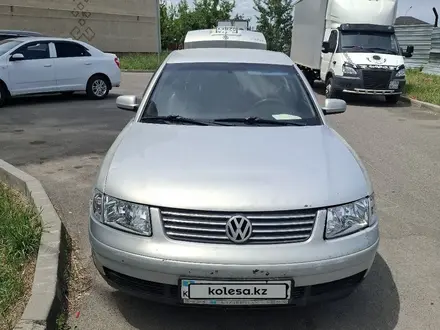 Volkswagen Passat 2000 года за 1 500 000 тг. в Алматы