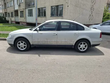 Volkswagen Passat 2000 года за 1 500 000 тг. в Алматы – фото 3