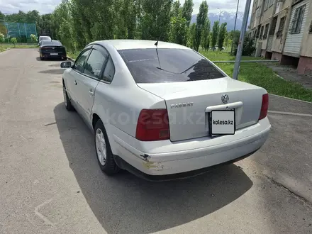 Volkswagen Passat 2000 года за 1 500 000 тг. в Алматы – фото 5