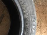 Шины 215/60 R16 Roadstone за 10 000 тг. в Астана