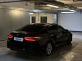 Toyota Camry 2019 года за 14 400 000 тг. в Алматы – фото 4