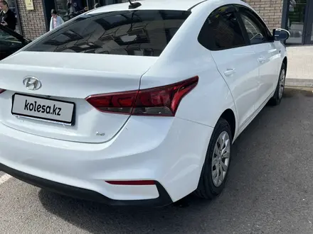 Hyundai Accent 2018 года за 6 500 000 тг. в Астана – фото 4