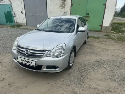 Nissan Almera 2014 года за 4 700 000 тг. в Алтай – фото 2