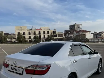 Toyota Camry 2017 года за 14 200 000 тг. в Актау – фото 4