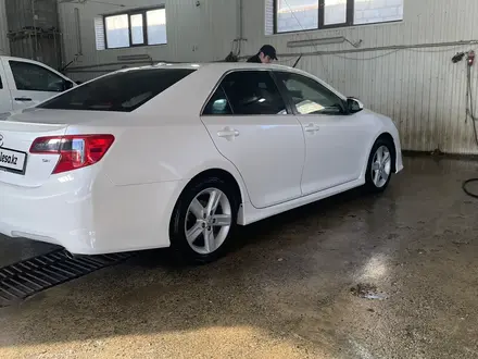 Toyota Camry 2012 года за 5 650 000 тг. в Атырау – фото 9