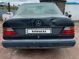 Mercedes-Benz E 220 1991 годаfor600 000 тг. в Караганда – фото 3