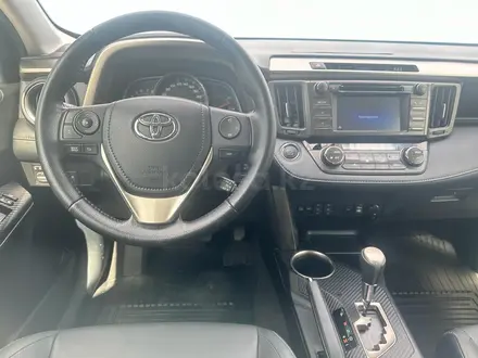 Toyota RAV4 2015 года за 12 690 000 тг. в Алматы – фото 17