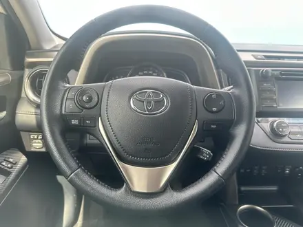 Toyota RAV4 2015 года за 12 690 000 тг. в Алматы – фото 16