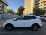 Toyota RAV4 2016 года за 8 300 000 тг. в Актау – фото 2
