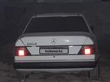 Mercedes-Benz E 220 1993 года за 800 000 тг. в Шымкент – фото 4