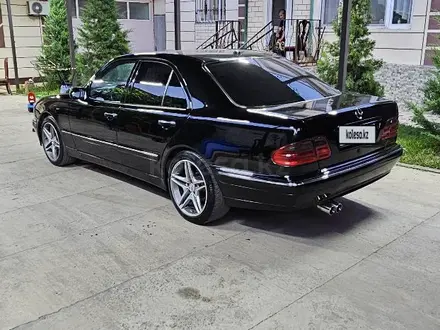 Mercedes-Benz E 320 2001 года за 3 800 000 тг. в Шымкент – фото 3