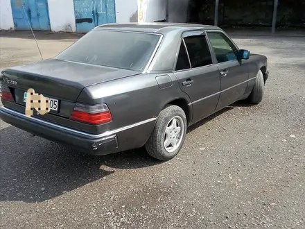 Mercedes-Benz E 230 1992 года за 1 600 000 тг. в Талдыкорган – фото 7