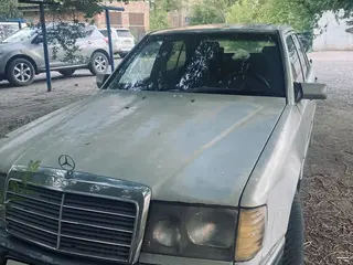 Mercedes-Benz E 230
