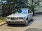 Mercedes-Benz E 220 1990 года за 1 350 000 тг. в Алматы