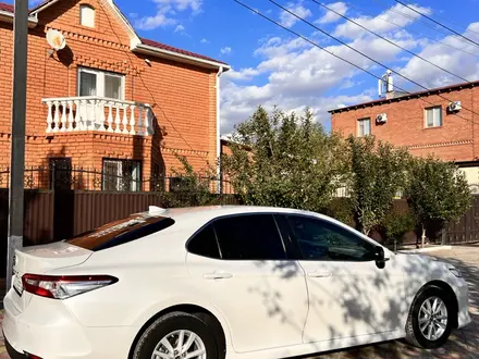 Toyota Camry 2019 года за 12 900 000 тг. в Атырау – фото 4