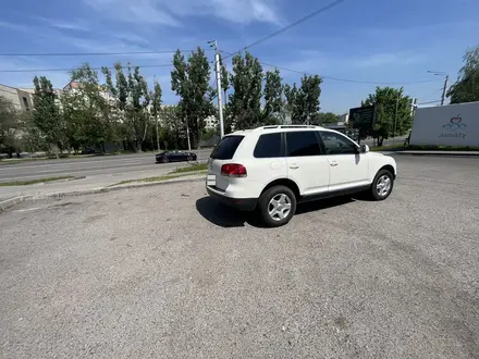 Volkswagen Touareg 2007 года за 6 900 000 тг. в Алматы – фото 3