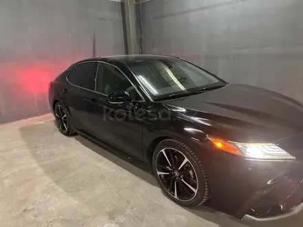 Toyota Camry 2019 года за 13 950 000 тг. в Шымкент – фото 3