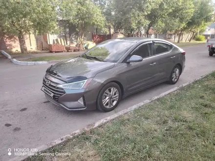 Hyundai Elantra 2019 года за 6 500 000 тг. в Астана
