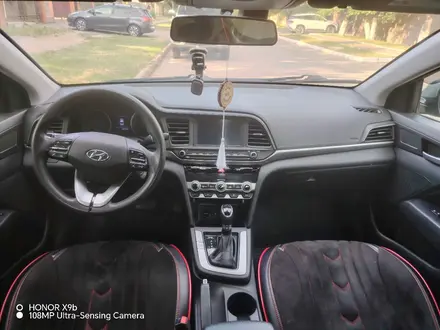 Hyundai Elantra 2019 года за 6 500 000 тг. в Астана – фото 4
