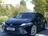 Toyota Camry 2018 года за 13 100 000 тг. в Астана – фото 5