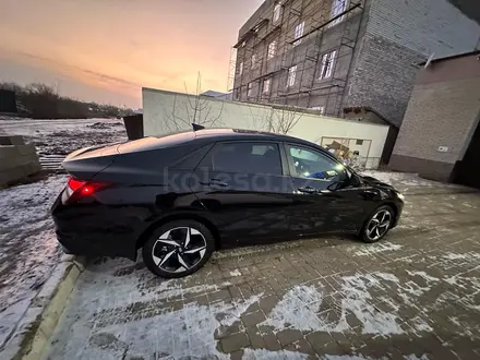 Hyundai Elantra 2022 года за 12 200 000 тг. в Уральск – фото 5