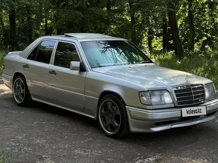 Mercedes-Benz E 320 1995 года за 3 300 000 тг. в Алматы – фото 3
