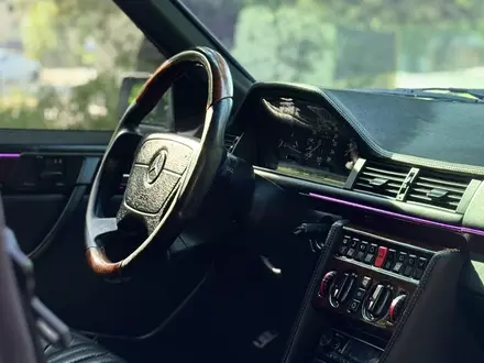 Mercedes-Benz E 320 1995 года за 3 300 000 тг. в Алматы – фото 16