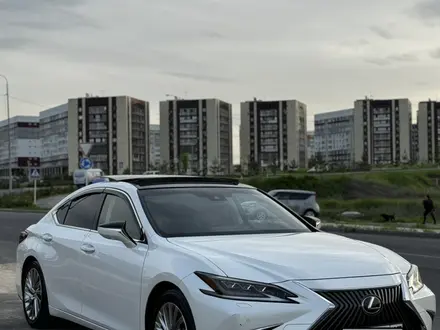 Lexus ES 350 2020 года за 26 000 000 тг. в Шымкент