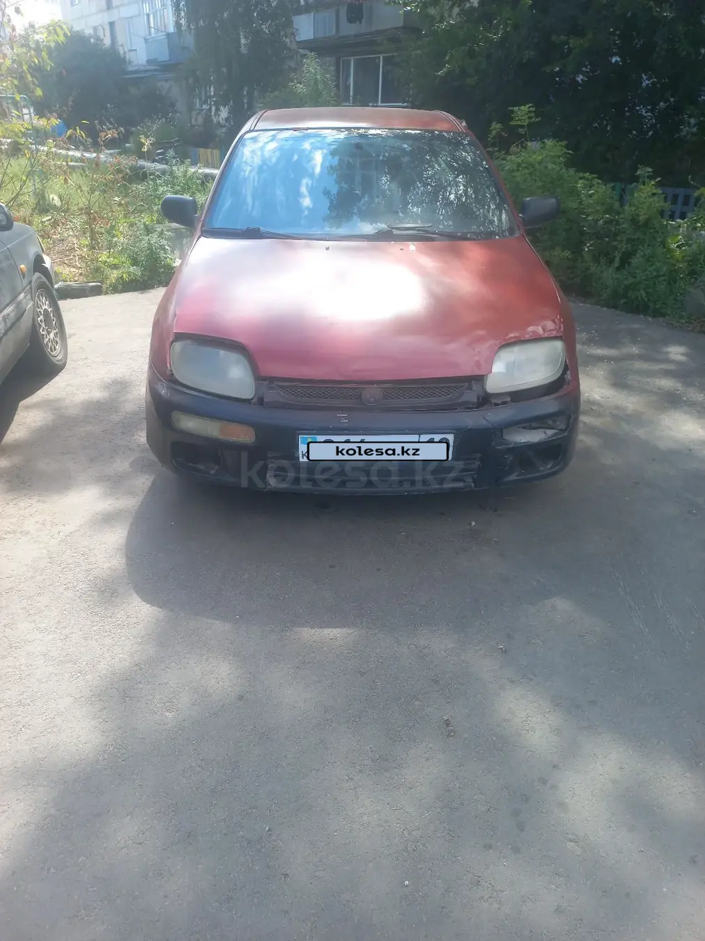 Mazda 323, 1998