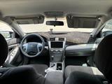 Toyota Camry 2010 года за 5 300 000 тг. в Кульсары – фото 2