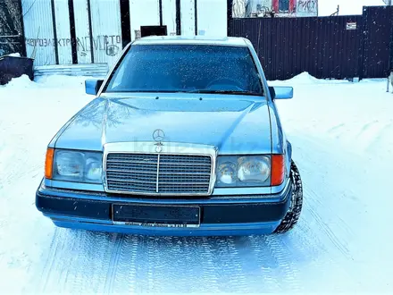 Mercedes-Benz E 260 1993 года за 2 650 000 тг. в Караганда – фото 4