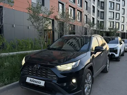Toyota RAV4 2025 года за 20 500 000 тг. в Астана