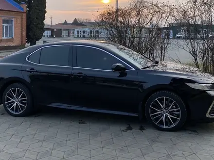 Toyota Camry 2023 года за 18 500 000 тг. в Алматы – фото 3
