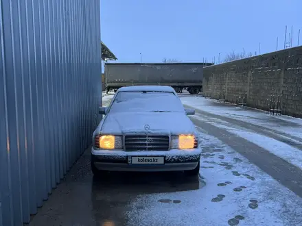 Mercedes-Benz E 230 1992 года за 2 500 000 тг. в Шымкент – фото 9