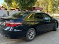 Toyota Camry 2015 года за 9 500 000 тг. в Уральск – фото 3