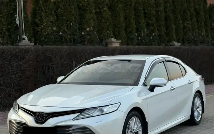 Toyota Camry 2021 года за 15 700 000 тг. в Алматы