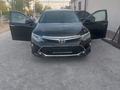 Toyota Camry 2017 года за 13 700 000 тг. в Туркестан – фото 2