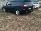 Toyota Sienna 2015 года за 10 000 000 тг. в Уральск – фото 3