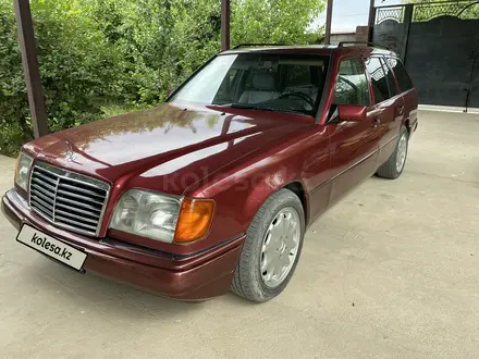 Mercedes-Benz E 220 1992 года за 2 500 000 тг. в Шымкент