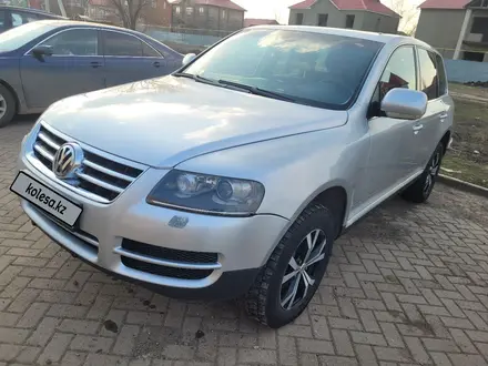 Volkswagen Touareg 2006 года за 6 500 000 тг. в Уральск