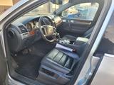 Volkswagen Touareg 2006 годаүшін6 500 000 тг. в Уральск – фото 5