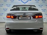 Toyota Camry 2015 года за 13 150 000 тг. в Шымкент – фото 4