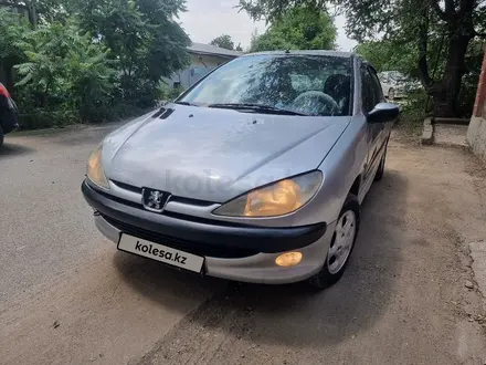 Peugeot 206 2003 года за 1 300 000 тг. в Алматы – фото 2
