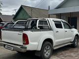 Toyota Hilux 2011 года за 11 500 000 тг. в Актобе – фото 4