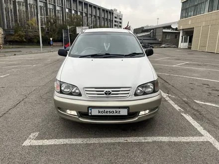 Toyota Ipsum 1997 года за 3 550 000 тг. в Алматы