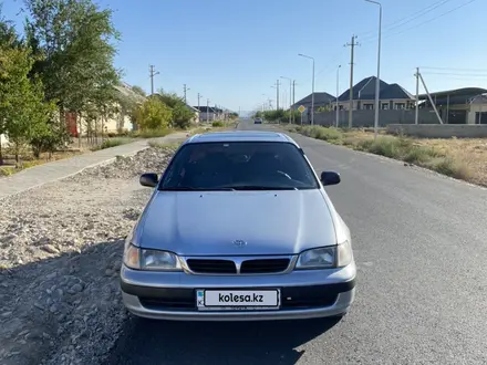 Toyota Carina E 1997 года за 2 800 000 тг. в Туркестан – фото 2
